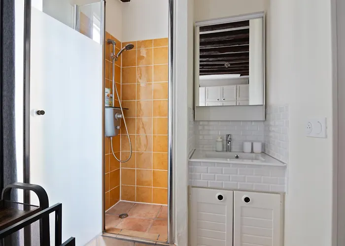 Heart Of 1br-4p Le Marais 7 Free Netflix Paris